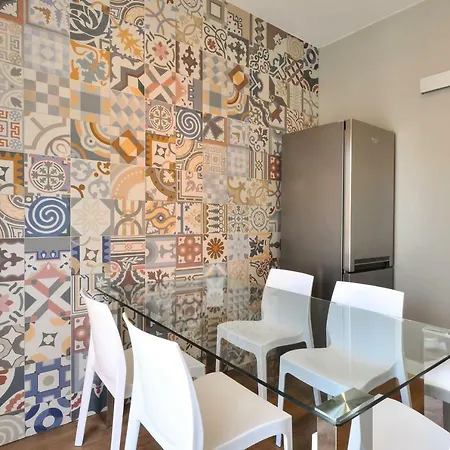Postcard Apartment *